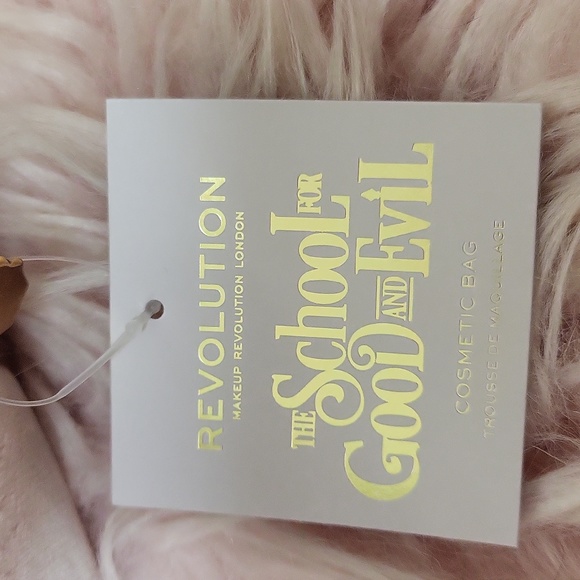 Brand New REVOLUTION MakeUp/ Cosmetic Case - Picture 4 of 5